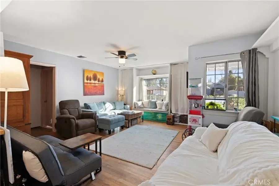 17415 Collins Street, Encino, CA 91316 - Image #3