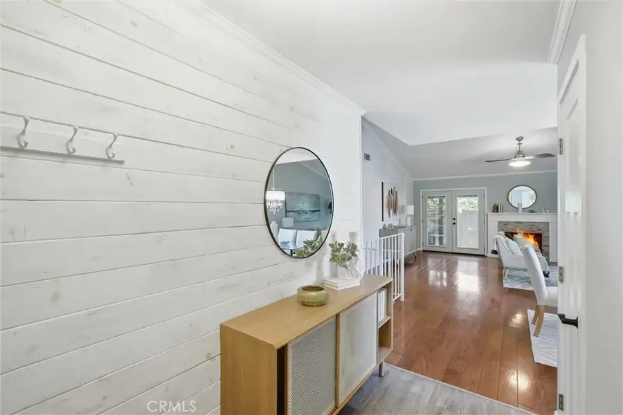 20066 Avenue Of The Oaks, Newhall, CA 91321 - Image #3