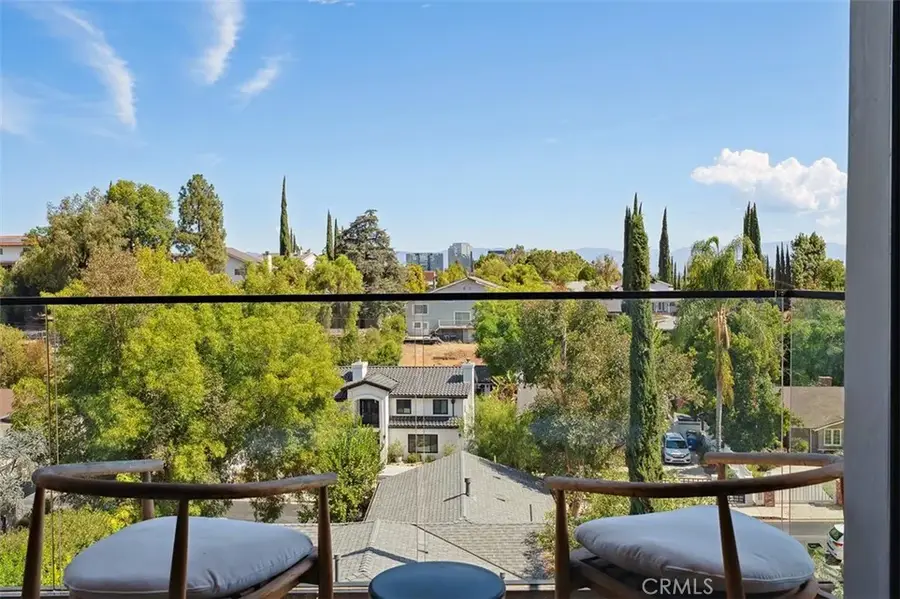 22268 Avenue San Luis, Woodland Hills, CA 91364 - Image #3