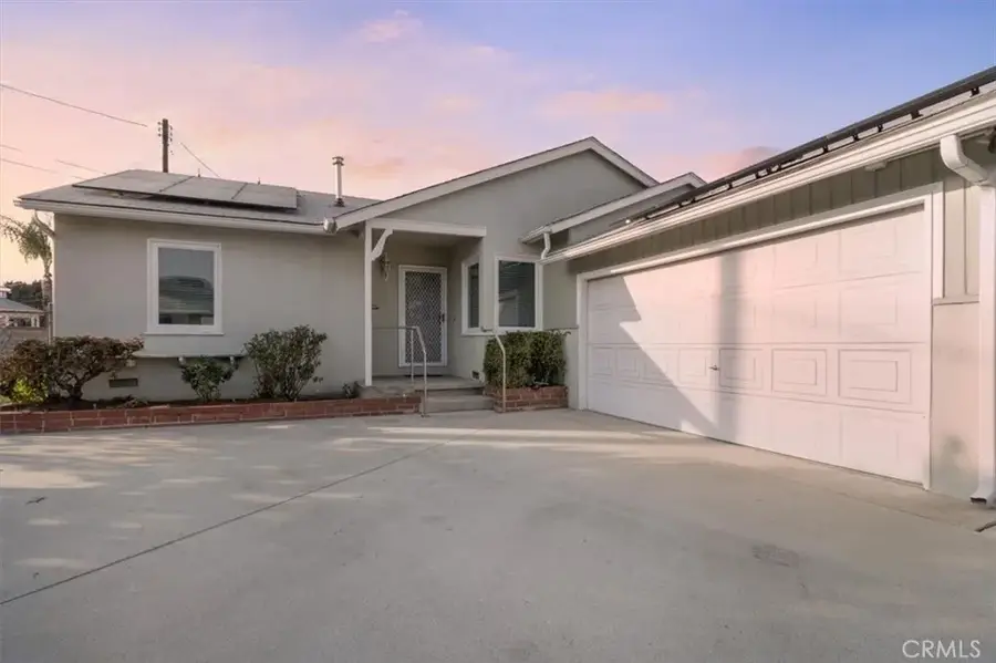 10571 Woodale, San Fernando, CA 91345 - Image #2