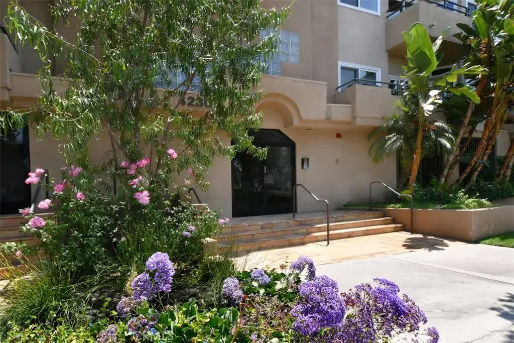 4230 Colfax Avenue #201, Studio City, CA 91604 - Image #1