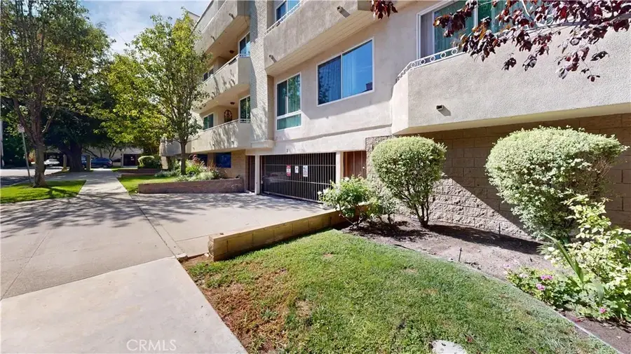 14569 Benefit, Sherman Oaks, CA 91403 - Image #2