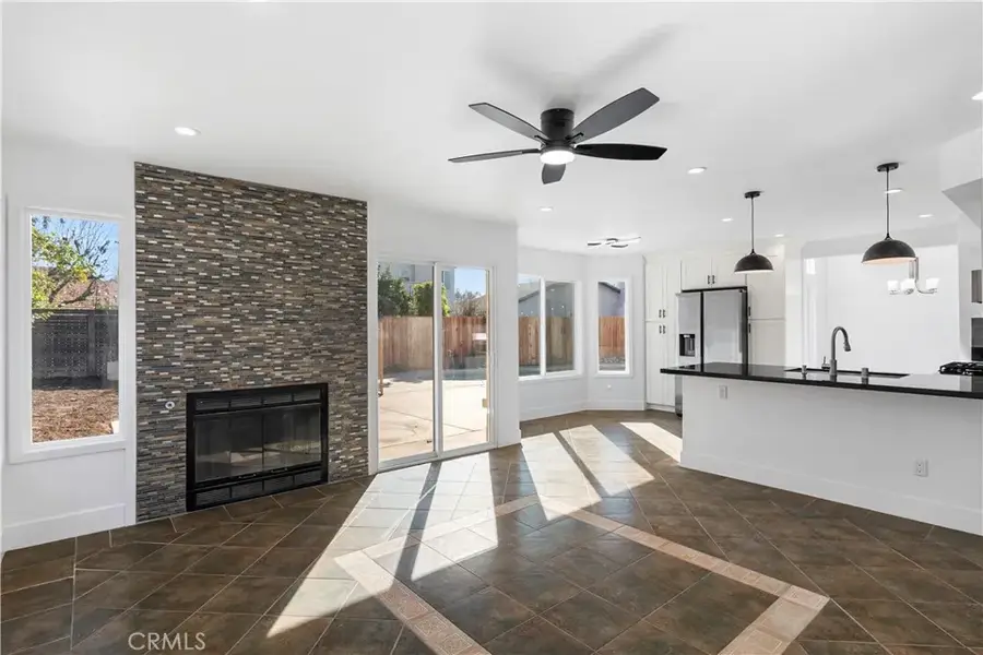 6107 Cartagena Avenue, Bakersfield, CA 93313 - #2