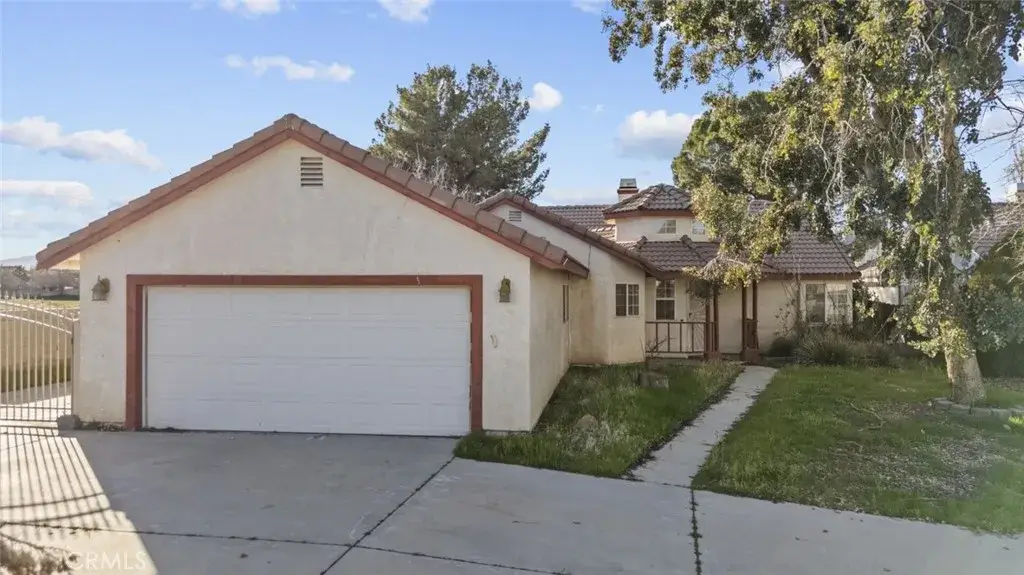 44105 Acacia Street, Lancaster, CA 93535 - #1