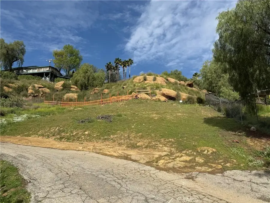 7365 Webb Rd, Chatsworth, CA 91311 - Image #3