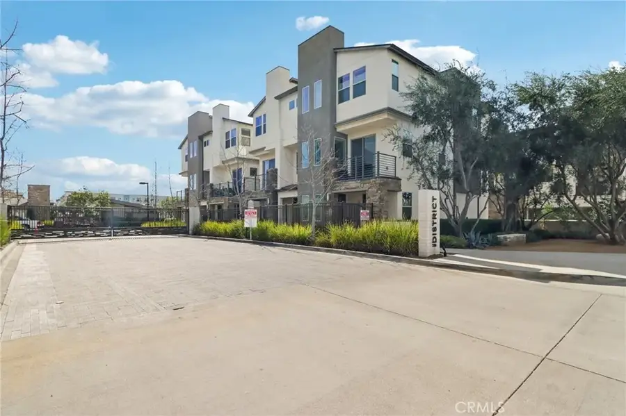 19531 W Cardigan Drive, Northridge, CA 91324 - #2