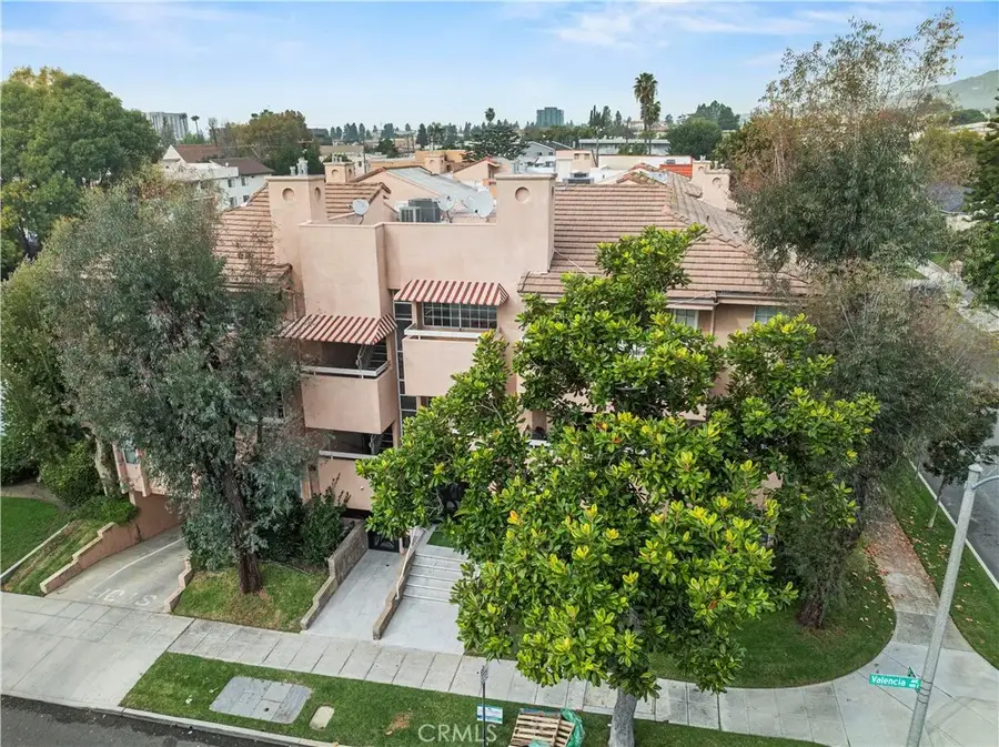 435 E Valencia Ave #201, Burbank, CA 91501 - Image #2