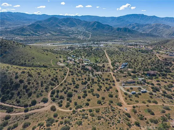 0 Vac/1/2 Mi N Sierra Hwy/i Mi E S, Acton, CA 93510