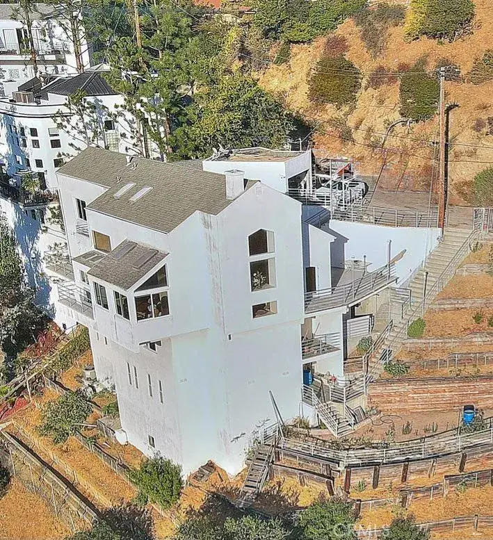 2579 Leicester Drive, Los Angeles, CA 90046 - #2