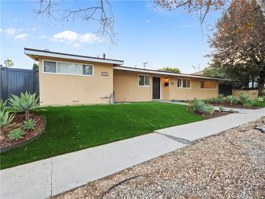 20324 Oxnard Street South, Woodland Hills, CA 91367 - Image #3