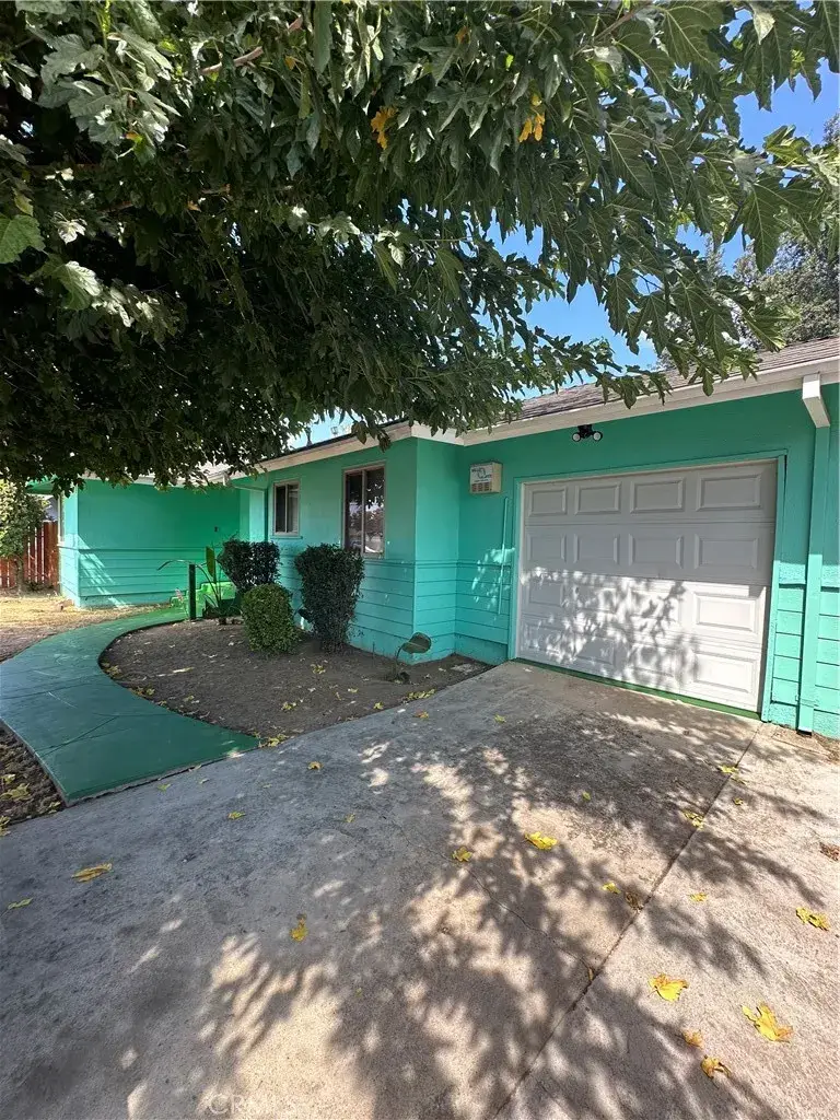 4702 N Fruit Avenue, Fresno, CA 93705 - #2
