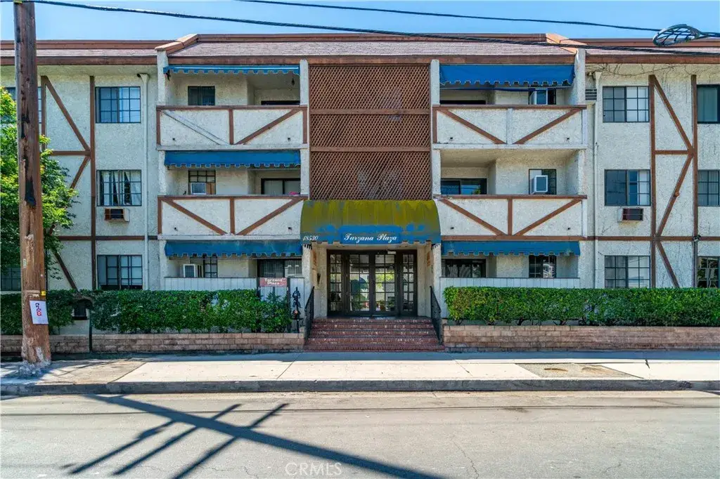18530 Hatteras Street #209, Tarzana, CA 91356 - Image #1