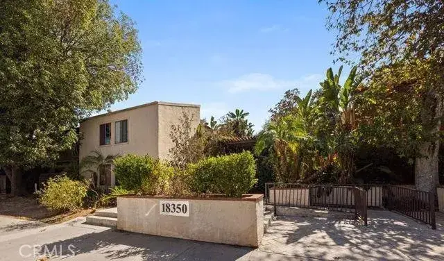 18350 Hatteras #123, Tarzana, CA 91356 - Image #1