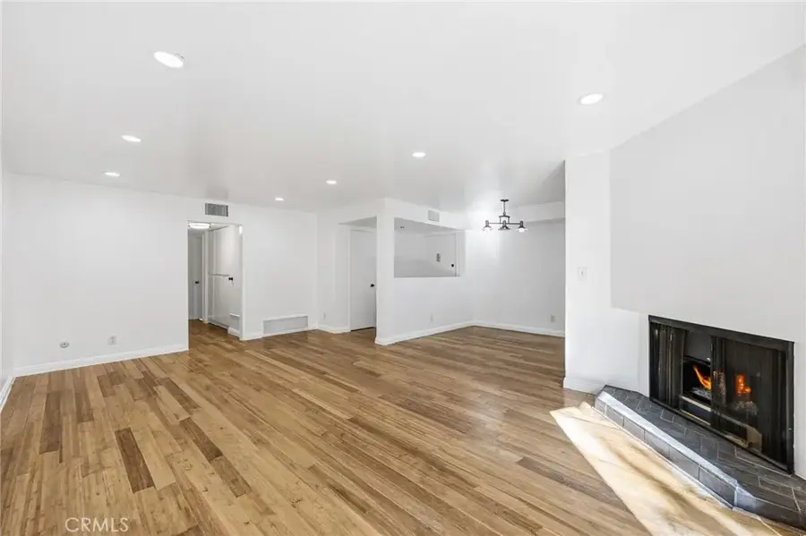 15030 Victory Boulevard #103, Van Nuys, CA 91411 - Image #3