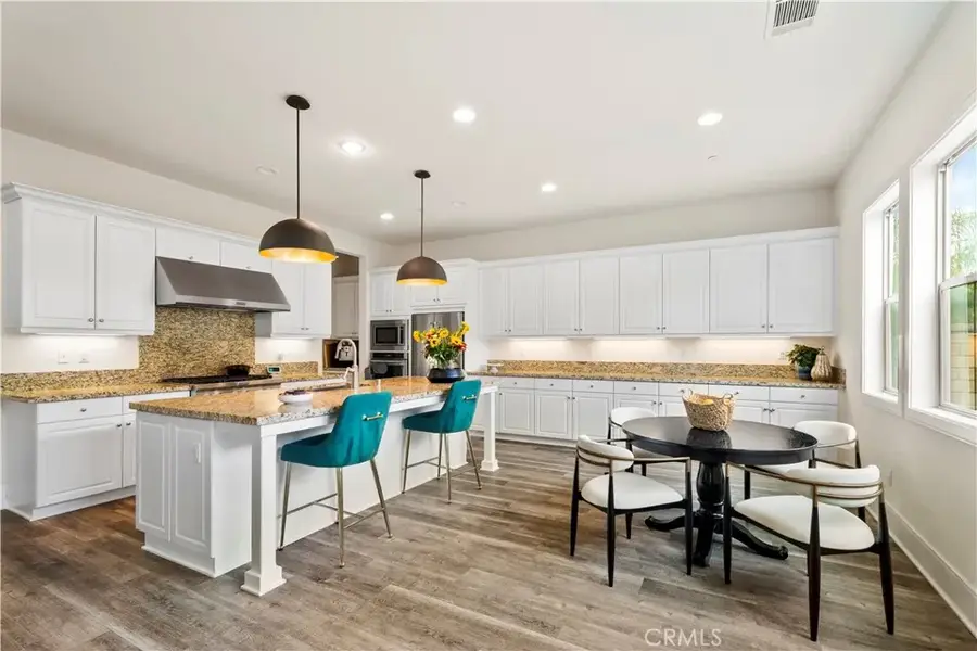 27606 Skylark Lane, Saugus, CA 91350 - #3
