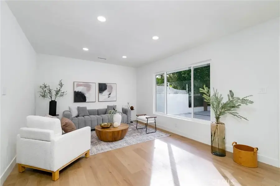 15643 Lassen, North Hills, CA 91343 - #3