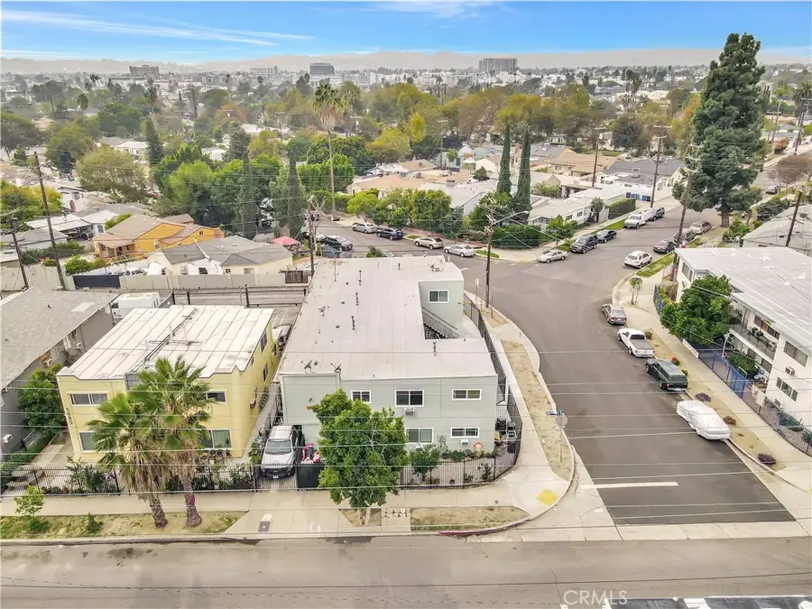 5887 Whitnall, North Hollywood, CA 91601 - Image #3