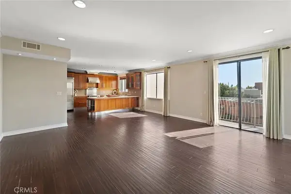 152 S Oakhurst Drive #304, Beverly Hills, CA 90212