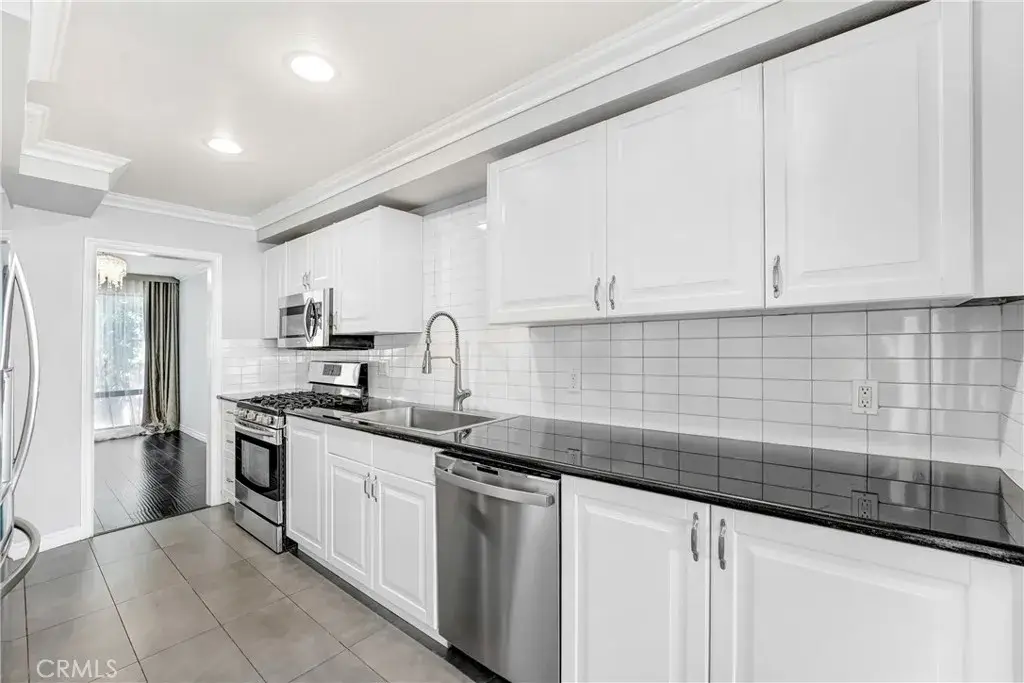 5243 Yarmouth #31, Encino, CA 91316 - #1