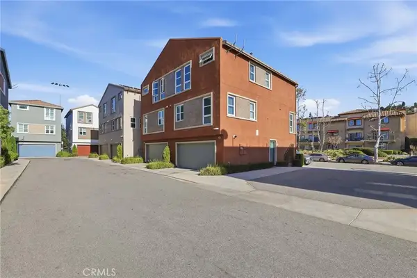 2700 E Chaucer #13, Los Angeles, CA 90065