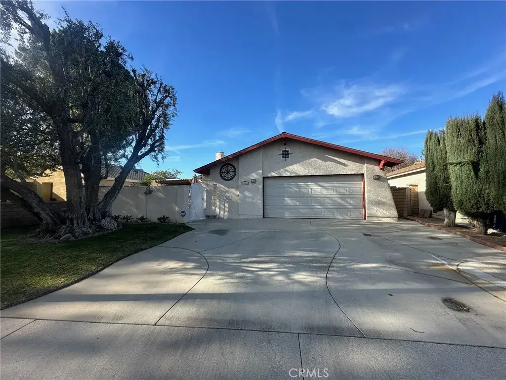 23509 Via Chantilly, Valencia, CA 91355 - Image #1
