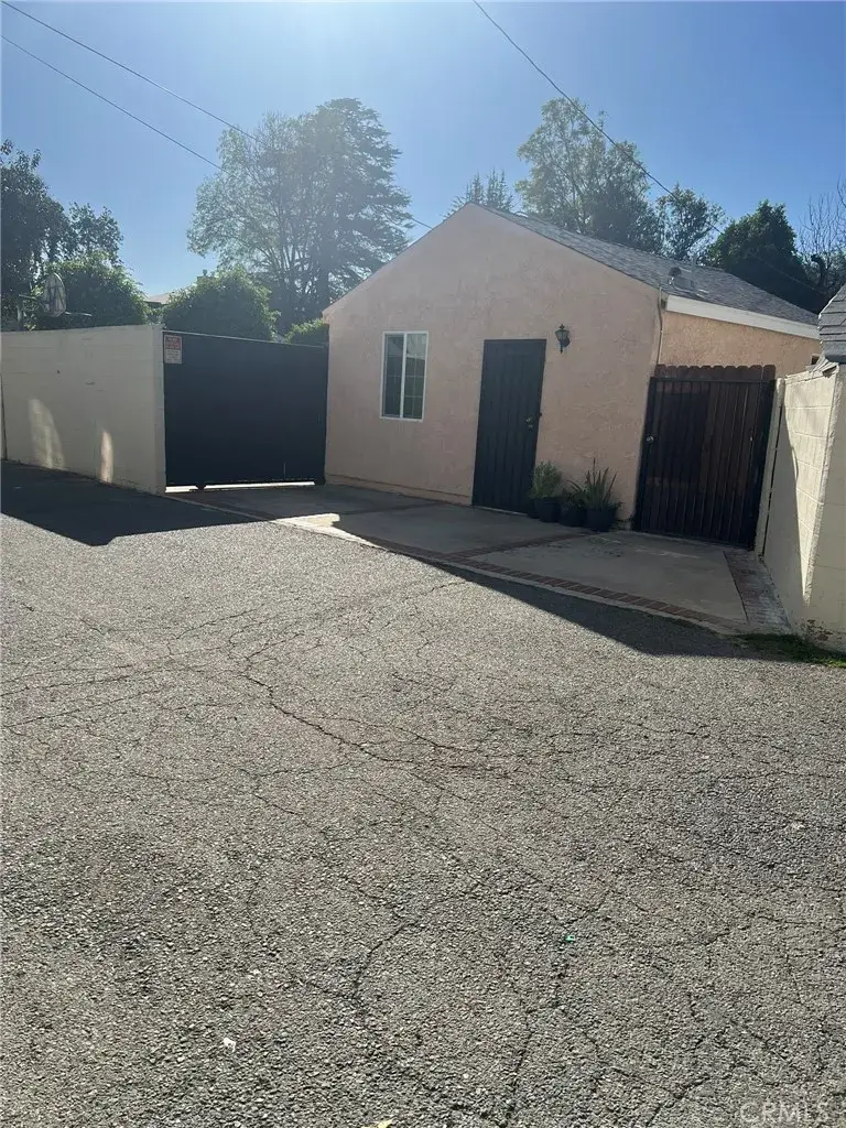 5654 Stansbury, Van Nuys, CA 91401 - Image #2
