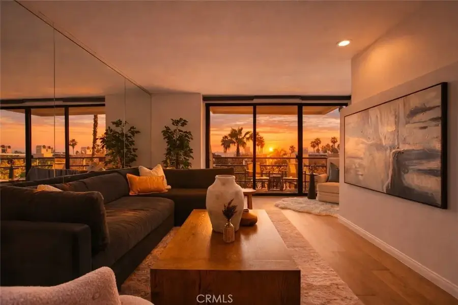 2940 Neilson Way #302, Santa Monica, CA 90405 - Image #3