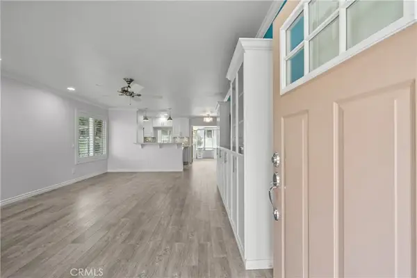 19366 Avenue Of The Oaks, Newhall, CA 91321