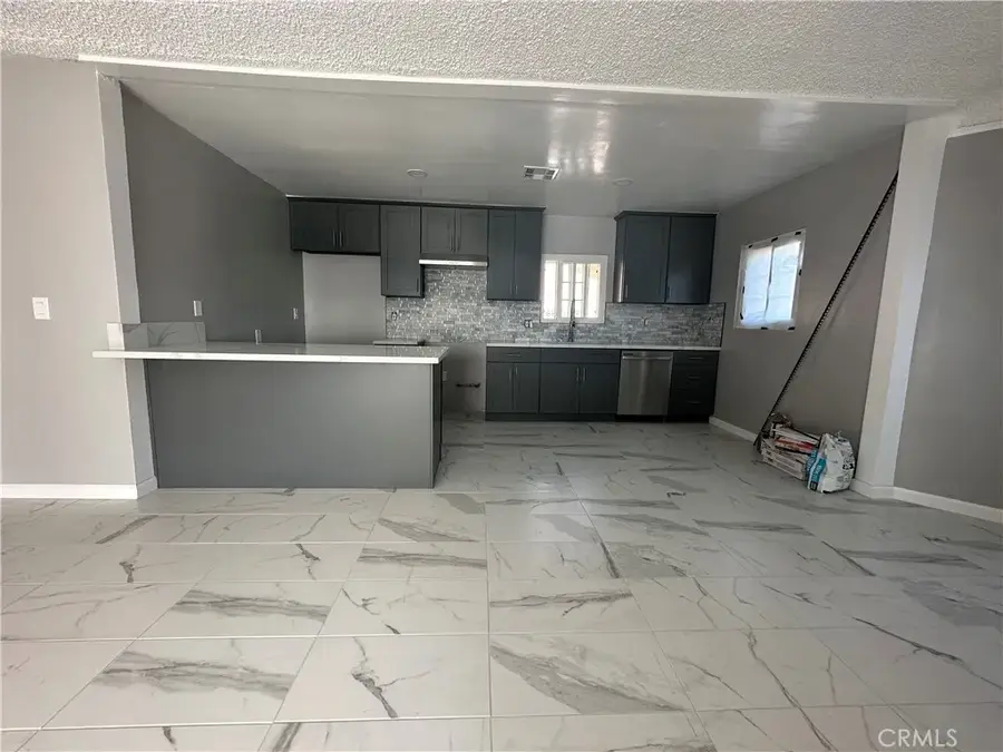 425 Elm, Inglewood, CA 90301 - Image #3