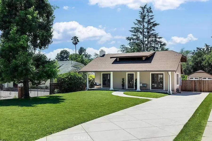 977 N Hill Avenue, Pasadena, CA 91104 - Image #2