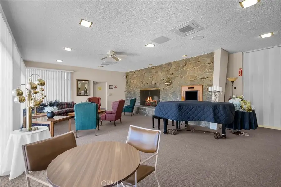 19002 Avenue Of The Oaks, Newhall, CA 91321 - Image #2