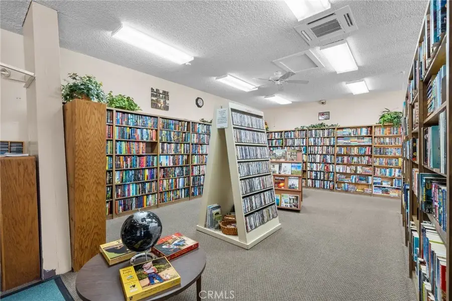 19002 Avenue Of The Oaks, Newhall, CA 91321 - Image #3