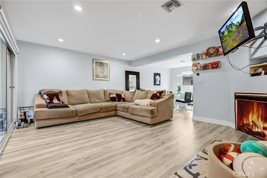 18550 Hatteras #44, Tarzana, CA 91356 - Image #3