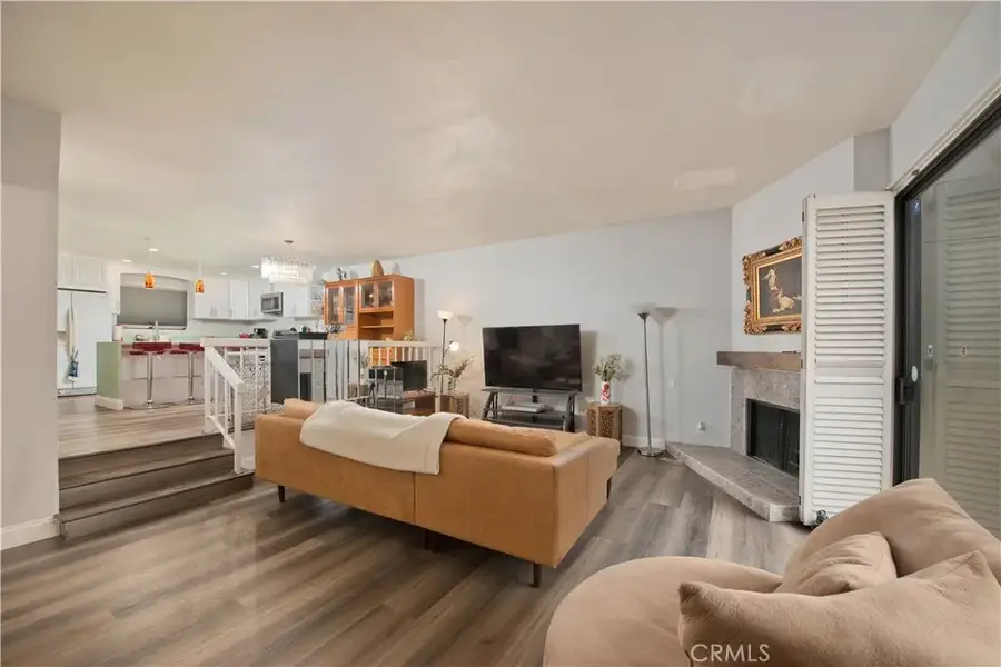 5711 Owensmouth #107, Woodland Hills, CA 91367 - #2