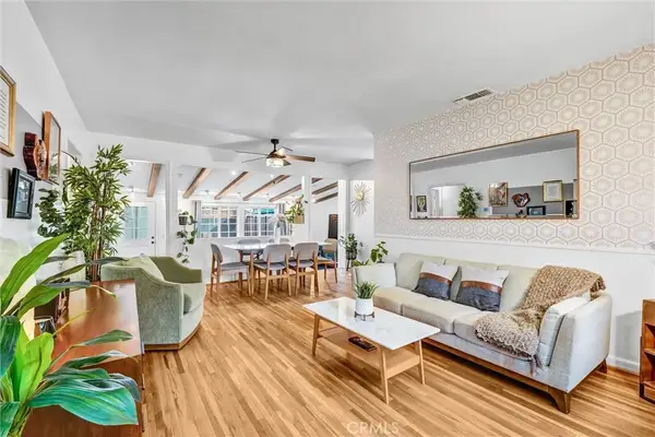 7758 Chimineas Avenue, Reseda, CA 91335