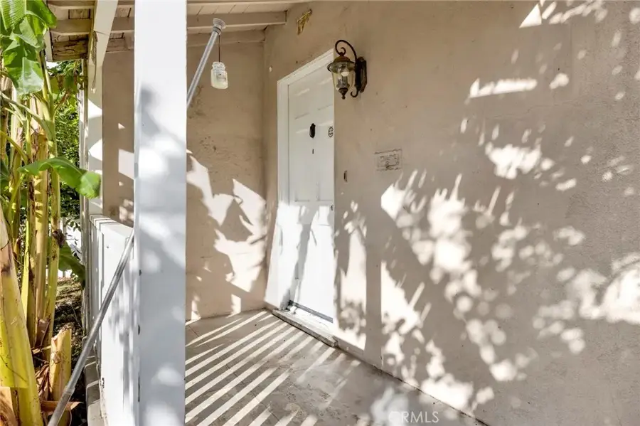 6912 Cedros Avenue, Van Nuys, CA 91405 - #3