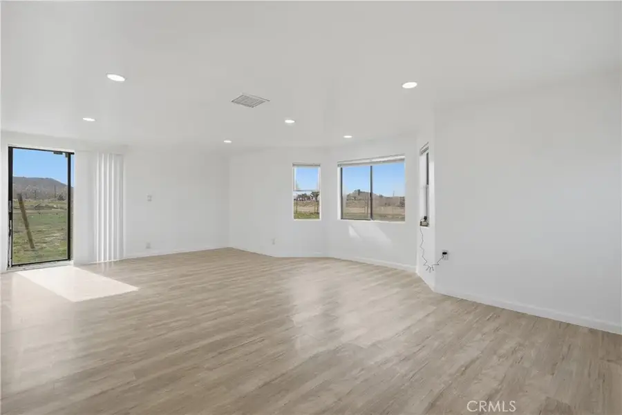 41016 150th East, Lake Los Angeles, CA 93535 - #3