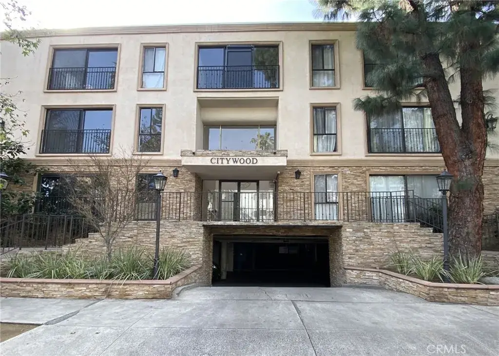 15344 Weddington, Sherman Oaks, CA 91411 - #1