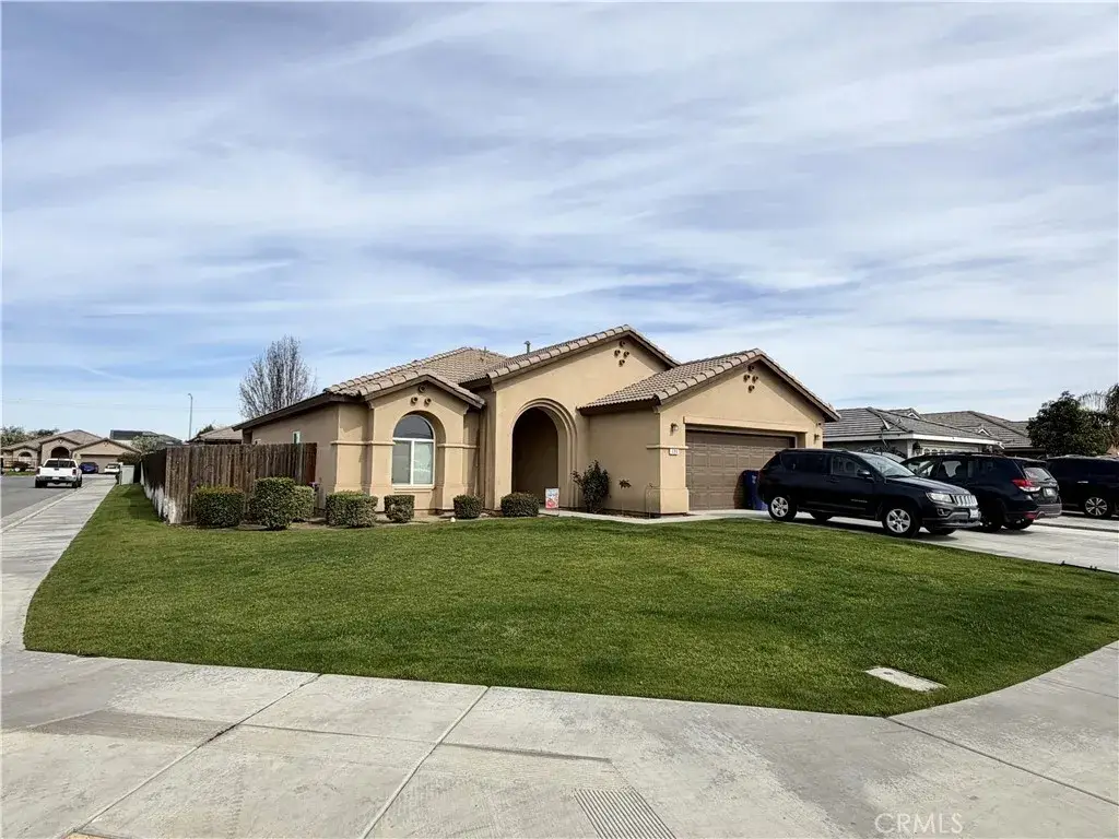 600 Vancluse Bay Drive, Bakersfield, CA 93307 - #1