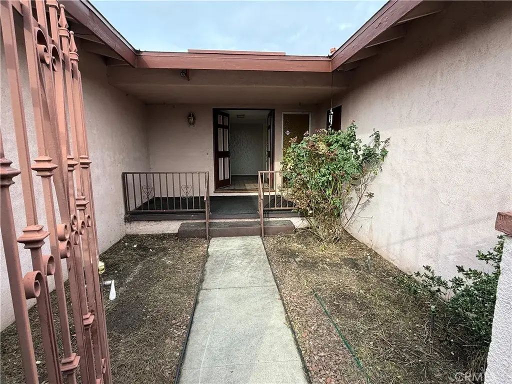 7633 Ampere, North Hollywood, CA 91605 - #1