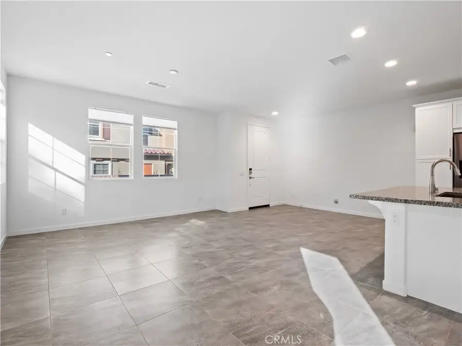 28645 Jardineras, Valencia, CA 91354 - #3