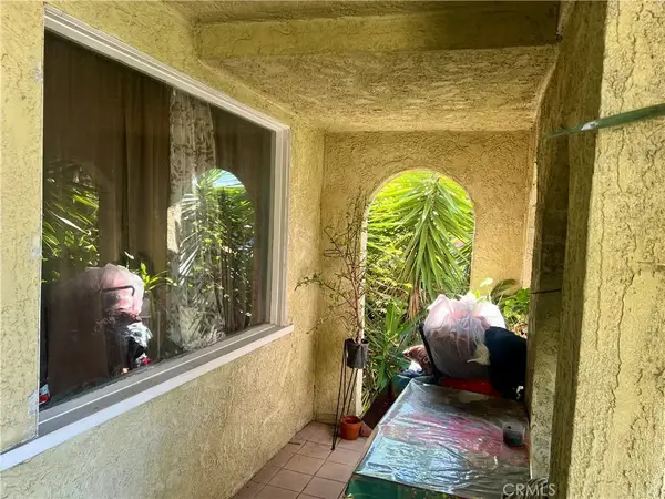 946 S Vancouver Avenue, East Los Angeles, CA 90022