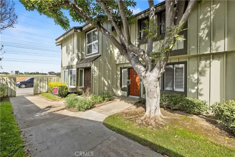 9833 Karmont, South Gate, CA 90280 - #2