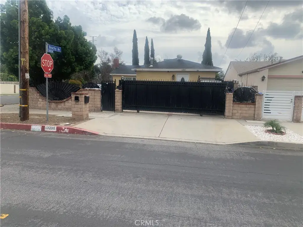 13200 Wentworth St, Pacoima, CA 91331 - #1
