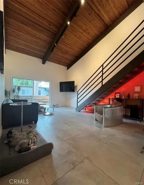 5460 White Oak #A305, Encino, CA 91316