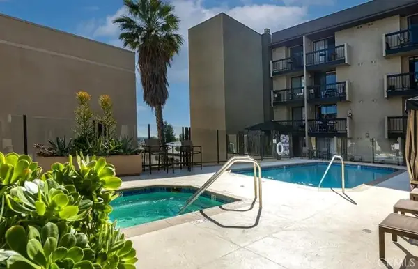 7320 Hawthorn Avenue #214, Los Angeles, CA 90046