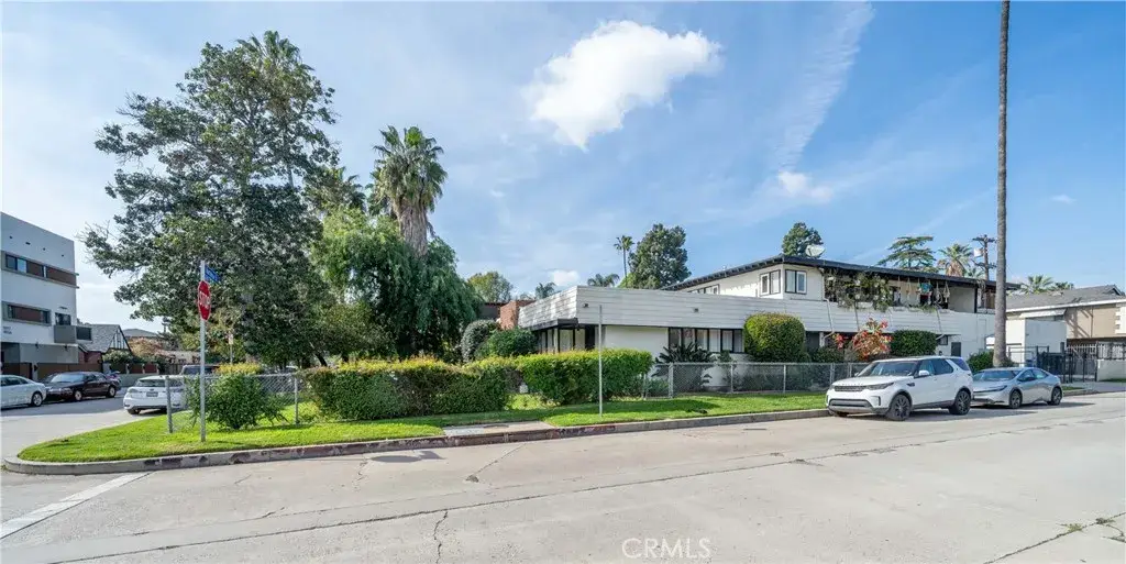 11001 Hortense Street, West Toluca Lake, CA 91602 - #1