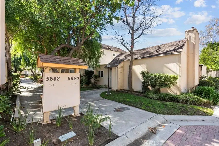 5640 Etiwanda Avenue #1, Tarzana, CA 91356 - #3