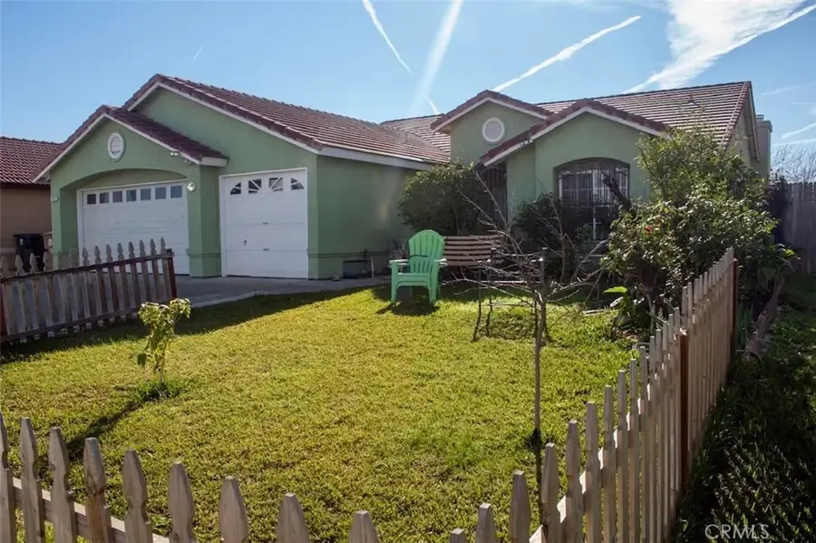 2901 Flint Hills, Bakersfield, CA 93313 - #3