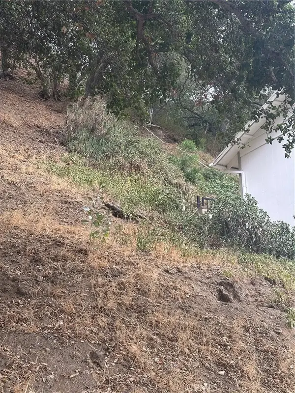 2430 Drury, Glendale, CA 91206